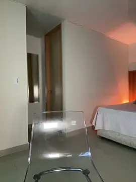 Lianh Benett online show from 01-22-25, 04:34