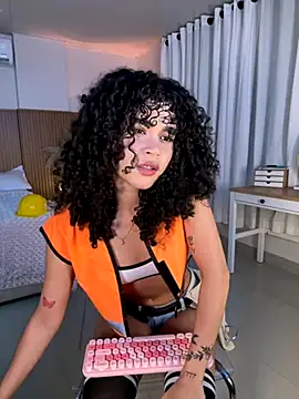 Lianh Benett online show from 11-16-25, 06:52