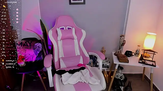 Snapshot of Tamara_m_ chatting on 12-30-24, 10:45 Tamara m  online show from 12-30-24, 10:45