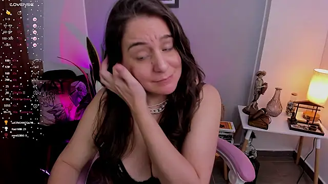 Snapshot of Tamara_m_ chatting on 01-21-25, 11:24 Tamara m  online show from 01-21-25, 11:24