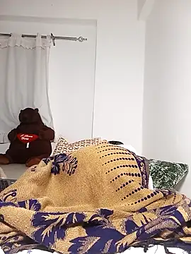 Snapshot of Bella045 chatting on 12-21-24, 12:31 Bella045 online show from 12-21-24, 12:31