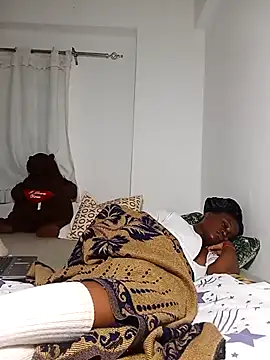 Snapshot of Bella045 chatting on 12-21-24, 03:36 Bella045 online show from 12-21-24, 03:36