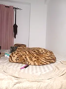 Snapshot of Bella045 chatting on 02-12-25, 10:26 Bella045 online show from 02-12-25, 10:26