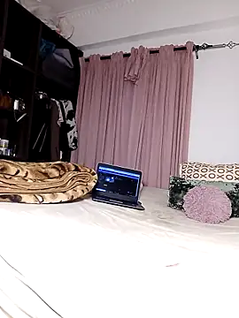 Snapshot of Bella045 chatting on 03-19-25, 12:26 Bella045 online show from 03-19-25, 12:26