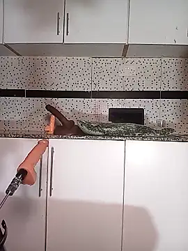 Snapshot of Bella045 chatting on 09-14-25, 02:00 Bella045 online show from 09-14-25, 02:00