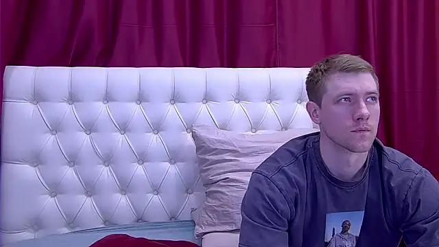 Snapshot of EthanPinkman chatting on 05-31-26, 04:42 EthanPinkman online show from 05-31-26, 04:42