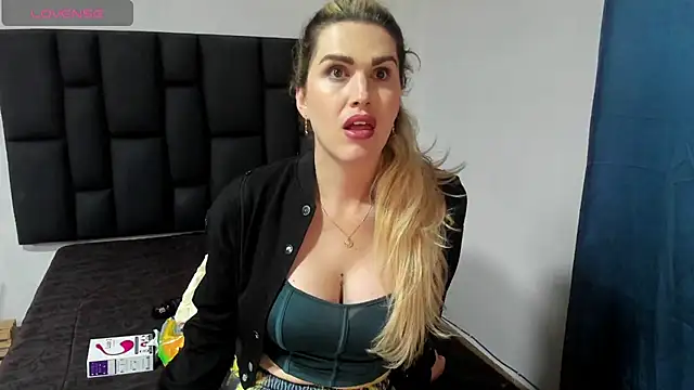 Aurora doll23 online show from 03-06-25, 08:16