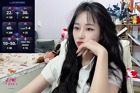  LLisa  online show from 01-05-25, 05:41