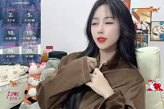  LLisa  online show from 01-10-25, 01:21