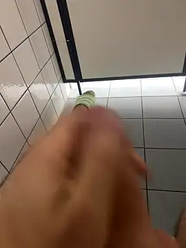 Snapshot of Drummer112 chatting on 11-10-25, 02:49 Drummer112 online show from 11-10-25, 02:49