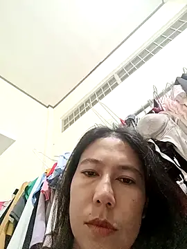 2HotAsain4u online show from 12-21-25, 10:28