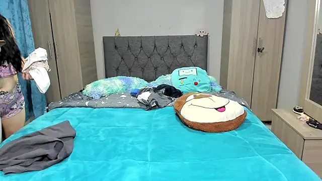 Snapshot of steban_and_kim chatting on 01-09-25, 11:34 steban and kim online show from 01-09-25, 11:34