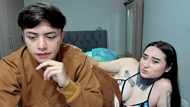 Snapshot of steban_and_kim chatting on 02-18-25, 09:53 steban and kim online show from 02-18-25, 09:53