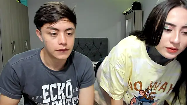 Snapshot of steban_and_kim chatting on 03-21-25, 05:12 steban and kim online show from 03-21-25, 05:12