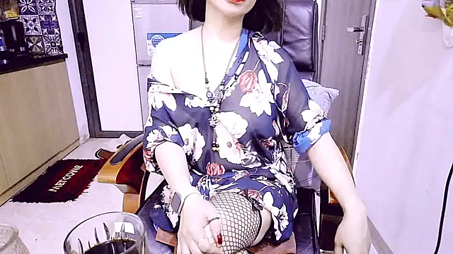 Miu-Le online show from 04-18-26, 07:58