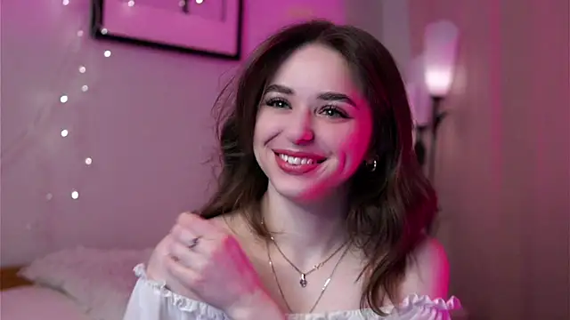 Snapshot of EstherMitchel chatting on 03-01-25, 01:22 EstherMitchel online show from 03-01-25, 01:22