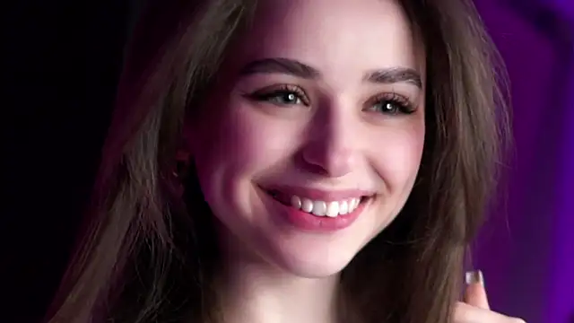 Snapshot of EstherMitchel chatting on 03-09-25, 04:27 EstherMitchel online show from 03-09-25, 04:27