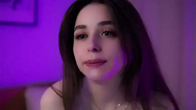 Snapshot of EstherMitchel chatting on 03-18-25, 06:25 EstherMitchel online show from 03-18-25, 06:25