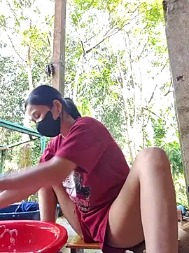 Snapshot of Xaoxang chatting on 10-31-25, 01:06 Xaoxang online show from 10-31-25, 01:06