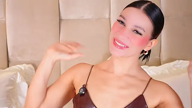 KiraKayleigh1 online show from 09-20-25, 11:50