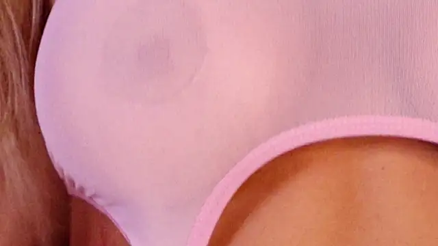 Snapshot of ClaraHazel chatting on 10-12-25, 04:44 ClaraHazel online show from 10-12-25, 04:44