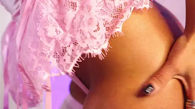 Snapshot of ClaraHazel chatting on 11-05-25, 06:24 ClaraHazel online show from 11-05-25, 06:24