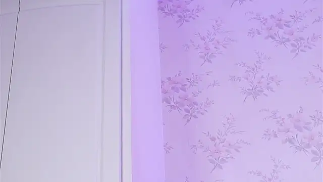 Snapshot of ClaraHazel chatting on 11-13-25, 06:56 ClaraHazel online show from 11-13-25, 06:56