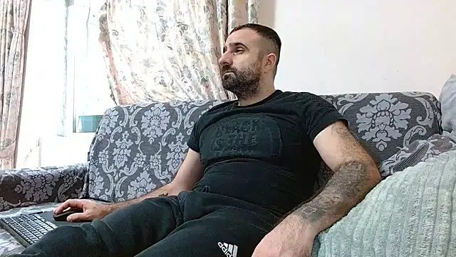 Snapshot of ivat80 chatting on 02-08-26, 02:31 ivat80 online show from 02-08-26, 02:31