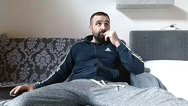 Snapshot of ivat80 chatting on 02-13-26, 07:15 ivat80 online show from 02-13-26, 07:15