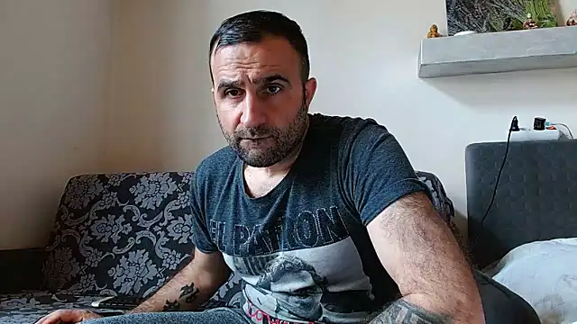 Snapshot of ivat80 chatting on 03-21-26, 01:05 ivat80 online show from 03-21-26, 01:05