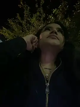 Snapshot of Riana_Kean chatting on 12-22-24, 05:01 Riana Kean online show from 12-22-24, 05:01