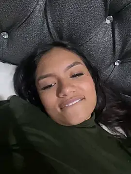 Snapshot of Riana_Kean chatting on 02-10-25, 05:58 Riana Kean online show from 02-10-25, 05:58