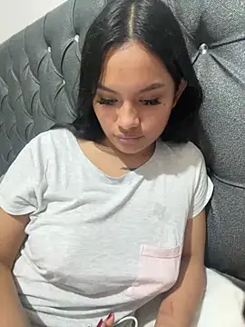 Snapshot of Riana_Kean chatting on 02-11-25, 05:05 Riana Kean online show from 02-11-25, 05:05