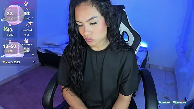 Snapshot of Riana_Kean chatting on 03-03-25, 05:31 Riana Kean online show from 03-03-25, 05:31