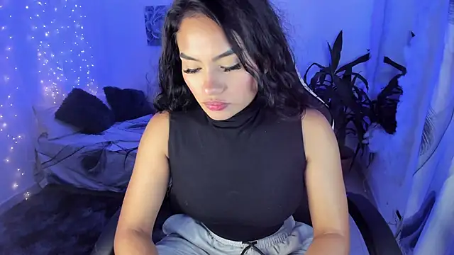 Snapshot of Riana_Kean chatting on 09-09-25, 02:22 Riana Kean online show from 09-09-25, 02:22