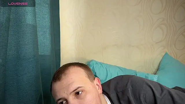 Snapshot of MrMrsRight chatting on 02-24-25, 09:53 MrMrsRight online show from 02-24-25, 09:53