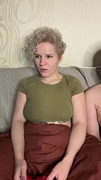 Snapshot of MrMrsRight chatting on 03-07-25, 12:15 MrMrsRight online show from 03-07-25, 12:15