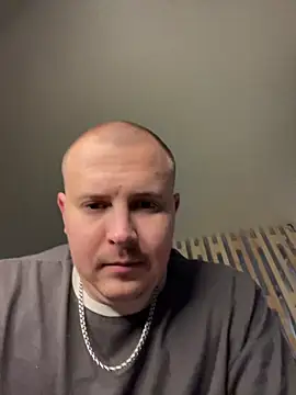 Snapshot of MrMrsRight chatting on 10-25-25, 10:12 MrMrsRight online show from 10-25-25, 10:12