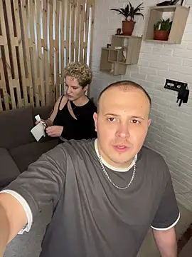 Snapshot of MrMrsRight chatting on 10-30-25, 08:49 MrMrsRight online show from 10-30-25, 08:49