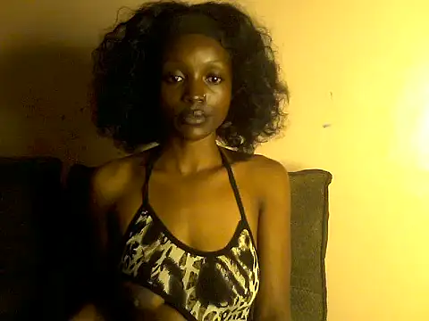 petite clara24 online show from 04-29-26, 11:33
