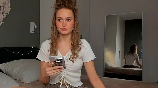 Caroline Smitt online show from 09-28-25, 11:10