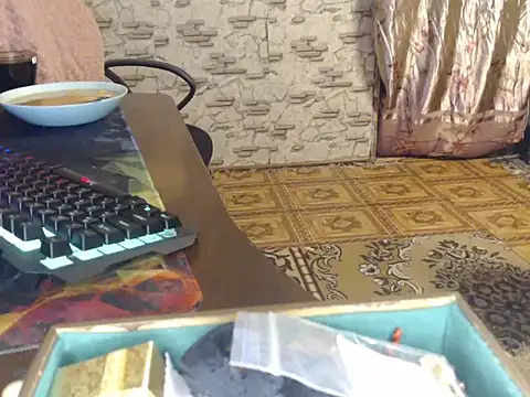  Kitti  online show from 12-17-24, 03:06