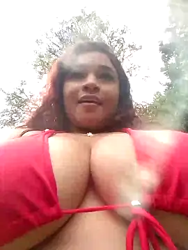 Snapshot of Darsha_Hara chatting on 01-01-25, 08:04 Darsha Hara online show from 01-01-25, 08:04