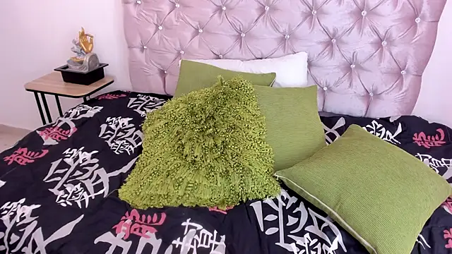 Snapshot of Darsha_Hara chatting on 02-10-25, 09:15 Darsha Hara online show from 02-10-25, 09:15