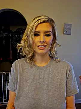 Snapshot of ellieconradxo chatting on 03-07-25, 04:55 ellieconradxo online show from 03-07-25, 04:55