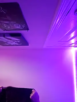 Snapshot of ellieconradxo chatting on 03-21-25, 03:22 ellieconradxo online show from 03-21-25, 03:22