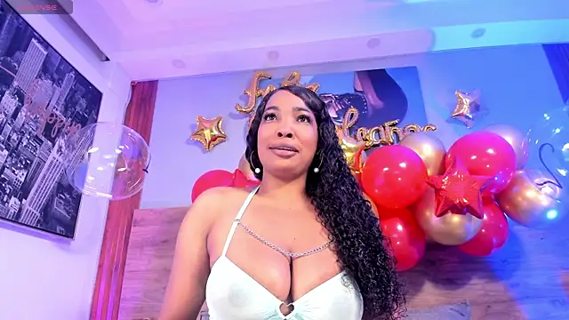 Aliisson Cruz online show from 11-07-25, 02:44