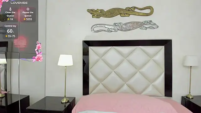  luna  sweet  online show from 02-08-25, 03:41