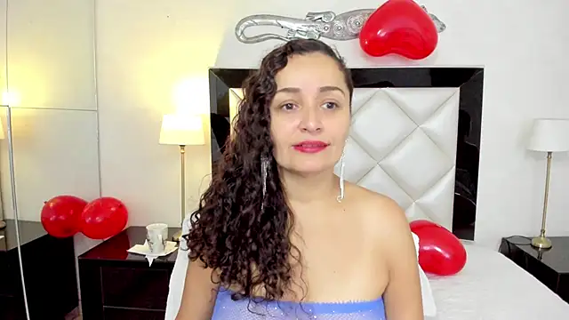  luna  sweet  online show from 02-15-25, 03:42