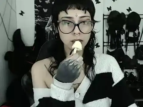 n0sferatus   online show from 02-28-26, 03:51